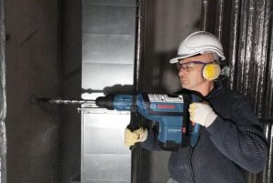 Bosch Professional Bohrhammer GBH 8-45 DV (1.500 Watt, SDS max, Schlagenergie 12,5 J, Bohr-Ø Beton 12–45 mm, inkl. Zusatzhandgriff, Koffer)