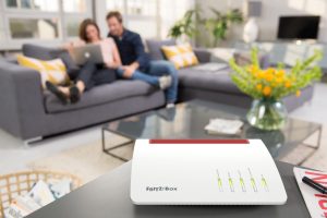 FRITZ! Box 7590 – WLAN AC+N DSL Router mit Mesh, DECT-Basis & Media Server