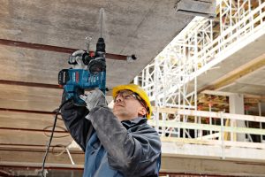 Bosch Professional Bohrhammer GBH 3-28 DFR (SDS plus, inkl. Schnellwechselbohrfutter 13 mm, Wechselfutter, Zusatzhandgriff, Fetttube, Koffer)