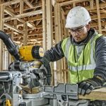 DeWalt DWS727 250mm beidseitig neigbare Slide Gehrungssäge mit XPS