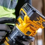 DeWalt DCW604NT-XJ 18v XR bürstenlos 1/4" Router ohne Akku und Ladegerät in TSTAK Case