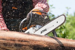STIHL MS 231 C-BE Benzin-Motorsäge | 3/8″ PM3 Schneidgarnitur 30 cm