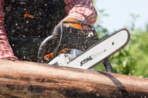 STIHL MS 231 C-BE Benzin-Motorsäge | 3/8″ PD3 Schneidgarnitur 35 cm